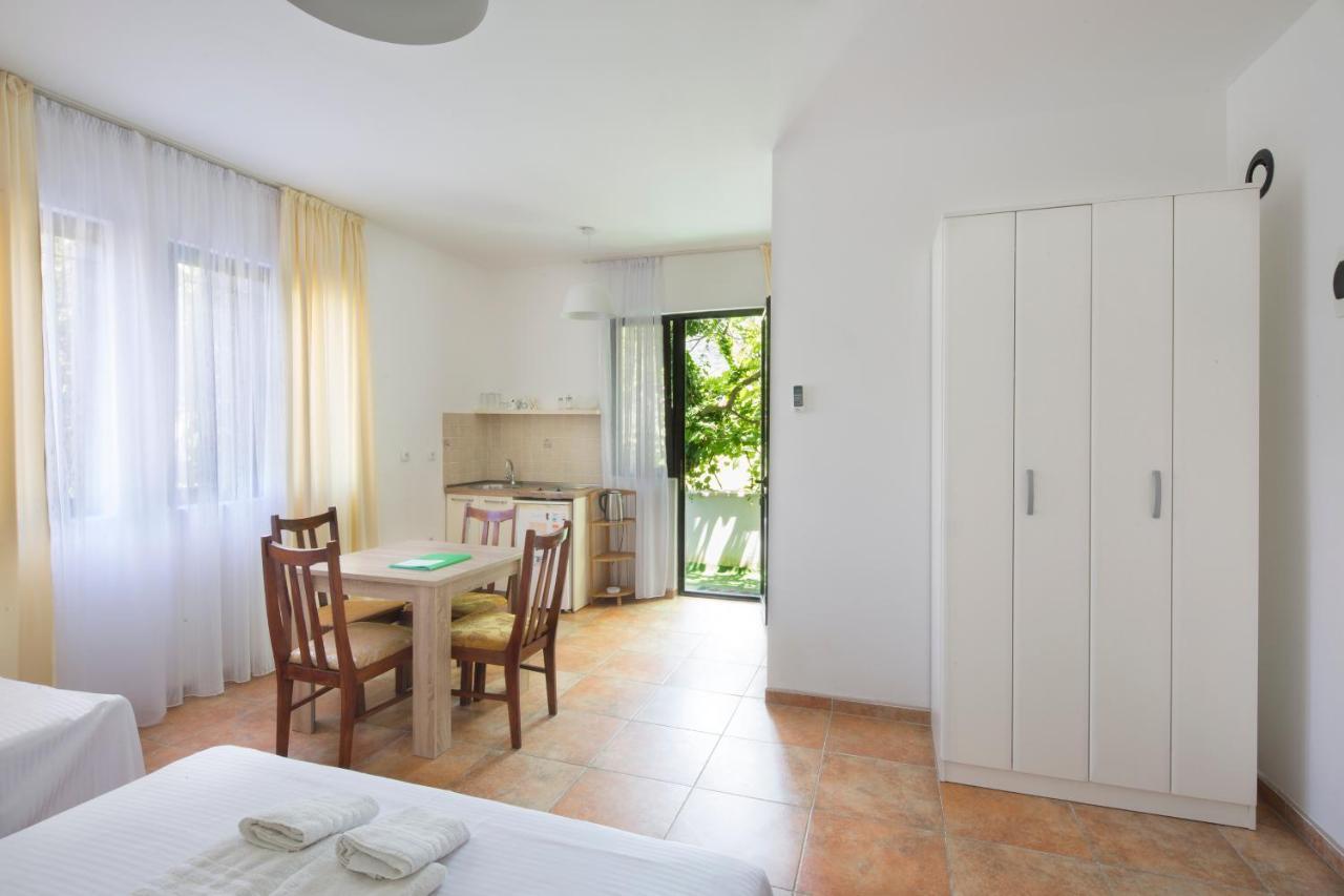 Apartments Al Parma Μπούντβα Εξωτερικό φωτογραφία